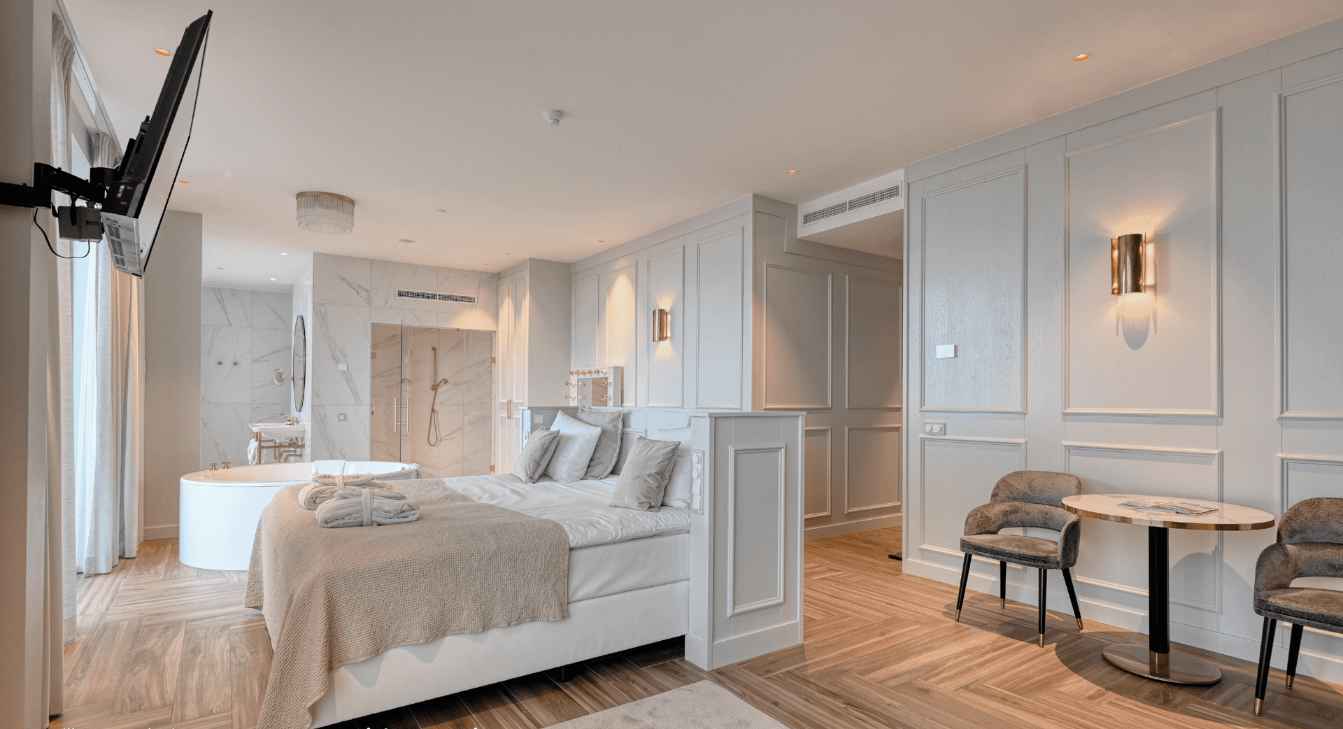 Suite met gestoffeerd hoofdbord in Hotel Van der Valk Schiedam